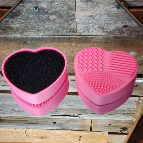 Silicone Makeup Brush Cleaning Pads - Light Pink - Set of 2 - Heart - Picture 6 of 6